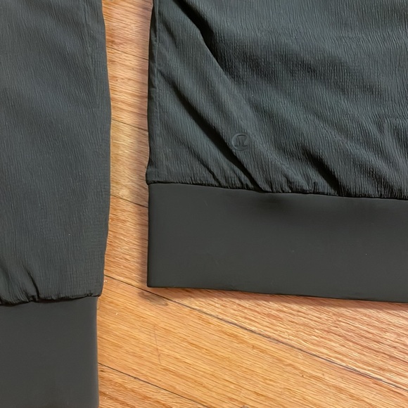 Lululemon Non-Stop Bomber Jacket - Picture 6 of 10